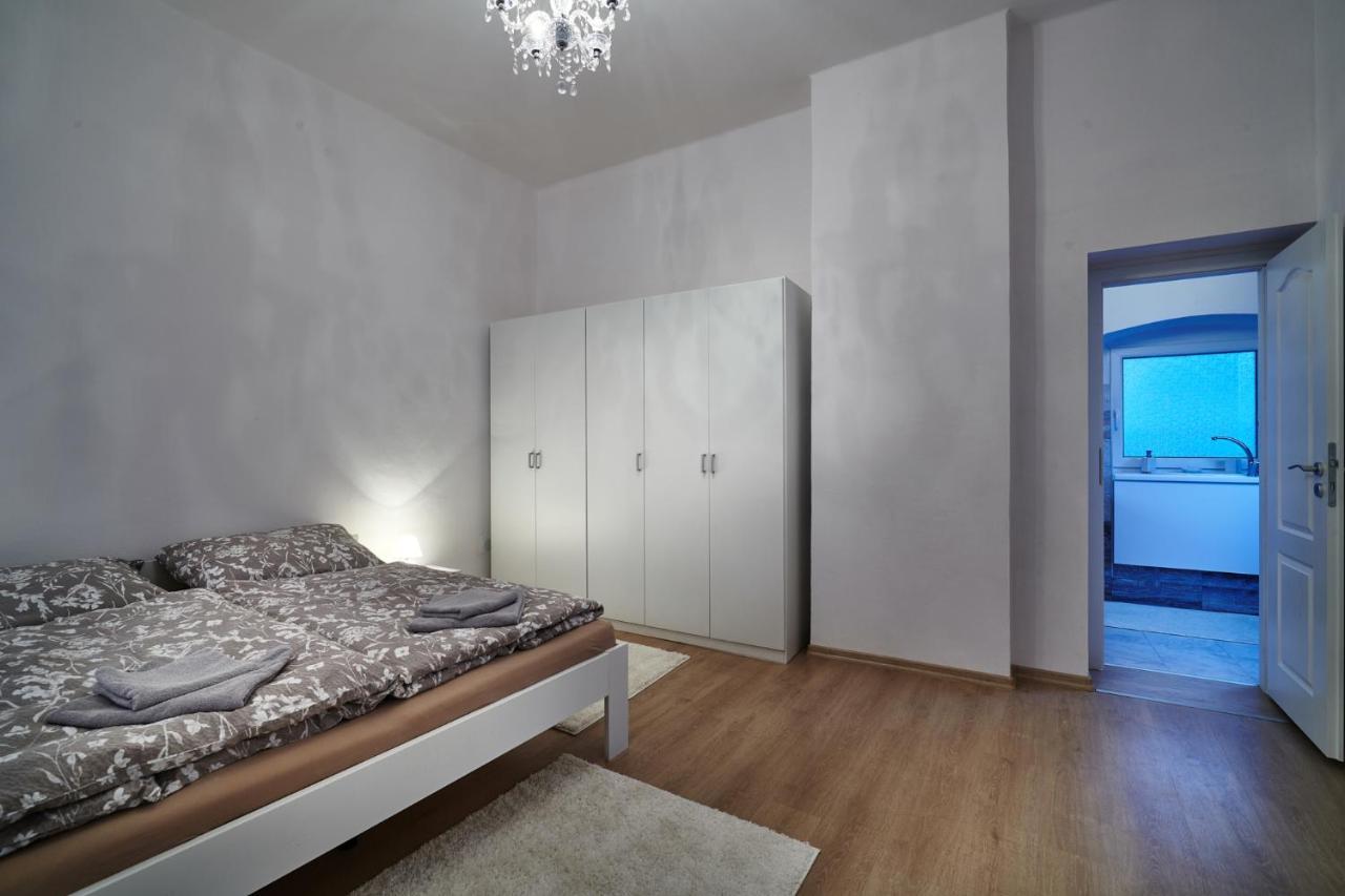 Apartman Bb Centrum Banska Bystrica Bagian luar foto