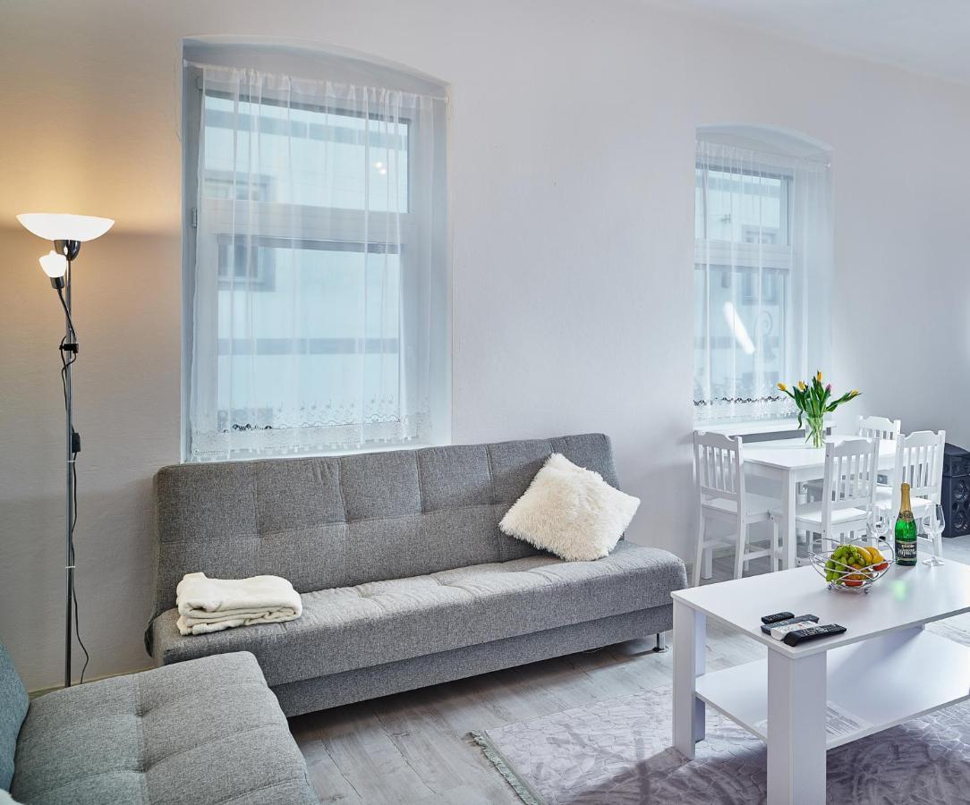 Apartman Bb Centrum Banska Bystrica Bagian luar foto