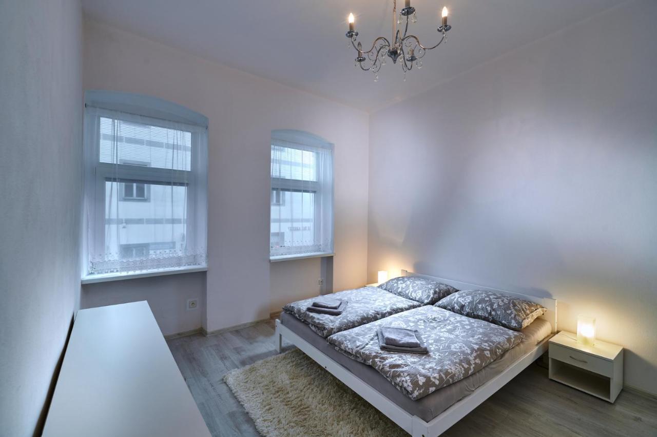 Apartman Bb Centrum Banska Bystrica Bagian luar foto